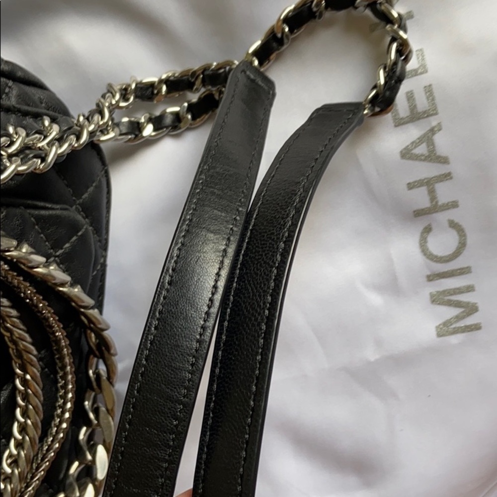 Michael Kors Crossbody 🦋🦋 - Picture 7 of 8